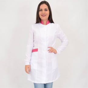 Jaleco Branco Feminino Acinturado com Detalhes Pink Jaleco Branco Feminino Acinturado com Detalhes Pink